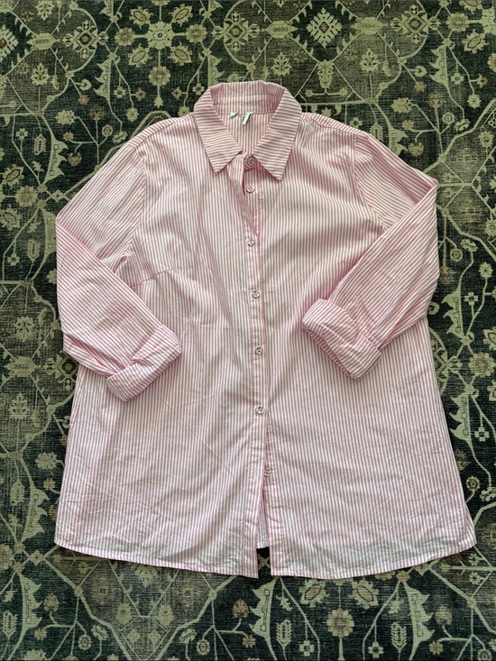 Princess Polly Tops - Princess Polly Pink and White Striped Button-Down Shirt Size 2